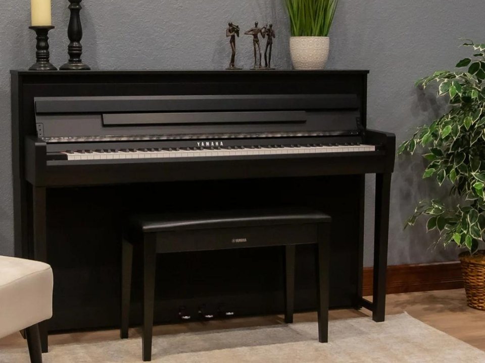 Hình ảnh chi tiết YAMAHA CLP-785 B góc chụp 2